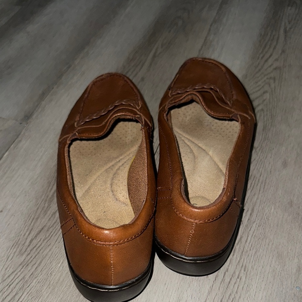 Clarks Women's Brown Loafers - Picture 2 of 4